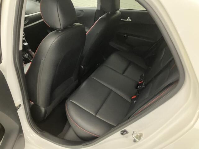 KIA PICANTO 1.0 T-GDI GT-Line / NL auto / Dealer onderhouden/ 100pk / Stoel stuurverwarming / Climate control / Navigatie / Achteruitrijcamera.