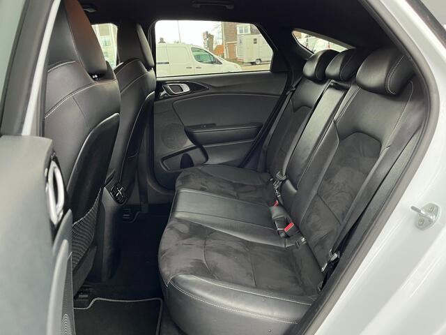 KIA PRO CEE D 1.4 T-GDI GT-Line 140PK I Carplay I Camera I Trekhaak I LED