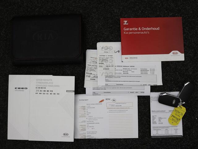 KIA PRO CEE D ProCeed 1.4 T-GDI 140PK GT-Line / GROOT Glazen schuif-kanteldak / NL auto / Navigatie / Cruise Control / Onderhoudshistorie aanwezig / LMV / LED / Stoel-stuurverwarming voor / Camera /
