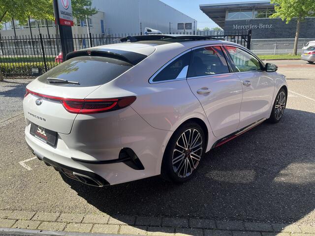 KIA PRO CEE D ProCeed 1.6 T-GDI GT 204PK!! // SCHUIF-KANTELDAK // JBL // DODEHOEK // ADAPT. CRUISE // ELEK. STOELEN+GEHEUGEN // CAMERA //