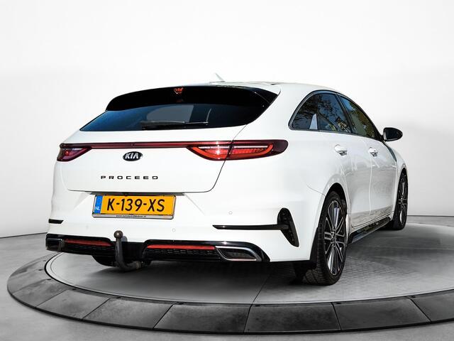 KIA PRO CEE D ProCeed 1.5 T-GDI GT-PlusLine (160 PK) 1e-Eig. & Dealer-Onderh. BOVAG-Garantie. NL-Auto. Trekhaak, Half-Leer, Navigatie/Apple-Carplay/Android-Auto, Adaptive-Cruisecontrol, Keyless-Entry/Start, Elek.-Achterklep, Achteruitrijcamera, Stoelverwarming-V+A, Pre