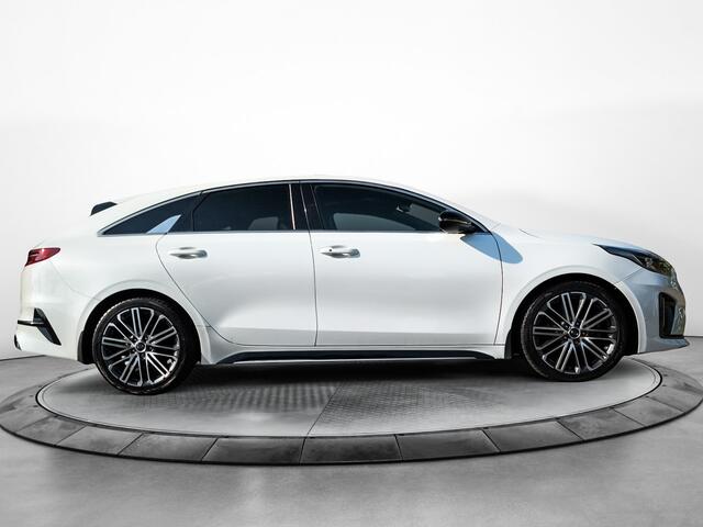 KIA PRO CEE D ProCeed 1.5 T-GDI GT-PlusLine (160 PK) 1e-Eig. & Dealer-Onderh. BOVAG-Garantie. NL-Auto. Trekhaak, Half-Leer, Navigatie/Apple-Carplay/Android-Auto, Adaptive-Cruisecontrol, Keyless-Entry/Start, Elek.-Achterklep, Achteruitrijcamera, Stoelverwarming-V+A, Pre