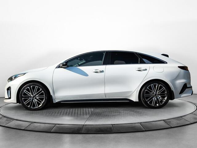 KIA PRO CEE D ProCeed 1.5 T-GDI GT-PlusLine (160 PK) 1e-Eig. & Dealer-Onderh. BOVAG-Garantie. NL-Auto. Trekhaak, Half-Leer, Navigatie/Apple-Carplay/Android-Auto, Adaptive-Cruisecontrol, Keyless-Entry/Start, Elek.-Achterklep, Achteruitrijcamera, Stoelverwarming-V+A, Pre