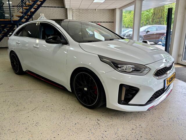 KIA PRO CEE D 1.6 T-GDI GT 204pk VOL Panorama Leder Multimedia Camera ECC