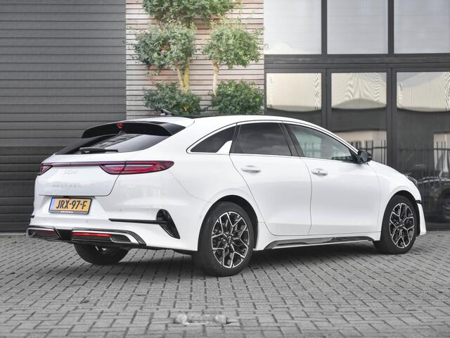 KIA PRO CEE D ProCeed 1.5 T-GDI GT-PlusLine Feestdagen geopend bel voor een afspraak. Panoramadak, adaptieve cruise control, Alcantara bekleding Navi, Camara
