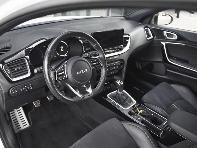 KIA PRO CEE D ProCeed 1.5 T-GDI GT-PlusLine Feestdagen geopend bel voor een afspraak. Panoramadak, adaptieve cruise control, Alcantara bekleding Navi, Camara