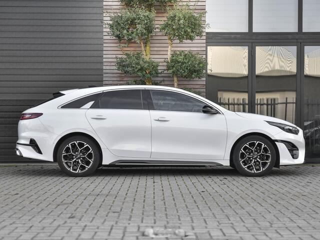 KIA PRO CEE D ProCeed 1.5 T-GDI GT-PlusLine Feestdagen geopend bel voor een afspraak. Panoramadak, adaptieve cruise control, Alcantara bekleding Navi, Camara