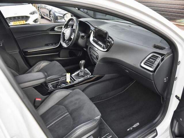 KIA PRO CEE D ProCeed 1.5 T-GDI GT-PlusLine Feestdagen geopend bel voor een afspraak. Panoramadak, adaptieve cruise control, Alcantara bekleding Navi, Camara
