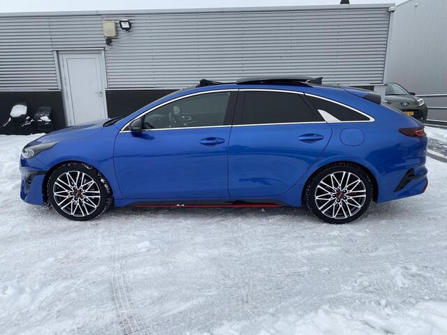 KIA PRO CEE D ProCeed 1.6 T-GDi GT Schuif-/kanteldak, Trekhaak, stoel- & stuurverwarming, navigatie, Apple CarPlay/Android Auto, keyless, seat memory, lage KM stand! Boekjes compleet