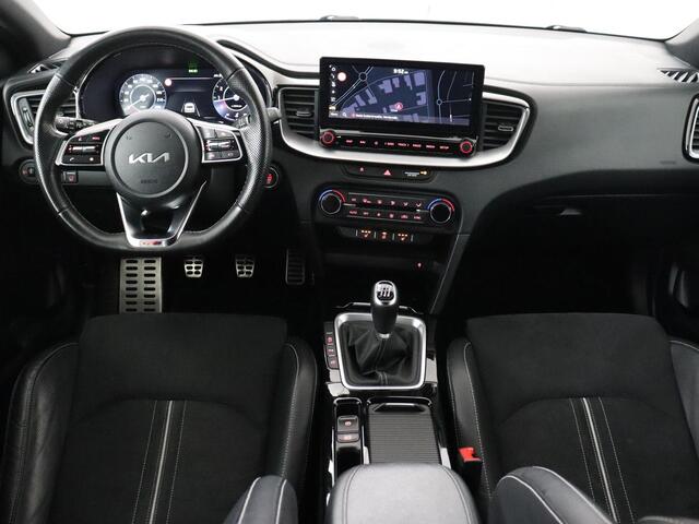 KIA PRO CEE D ProCeed 1.5 T-GDi GT-PlusLine | Panoramadak | Stoelverwarming | Leder/Alcantara | Camera | Adaptive cruise | Achterbankverwarming | Keyless | Memory | Carplay | Navigatie | Full LED
