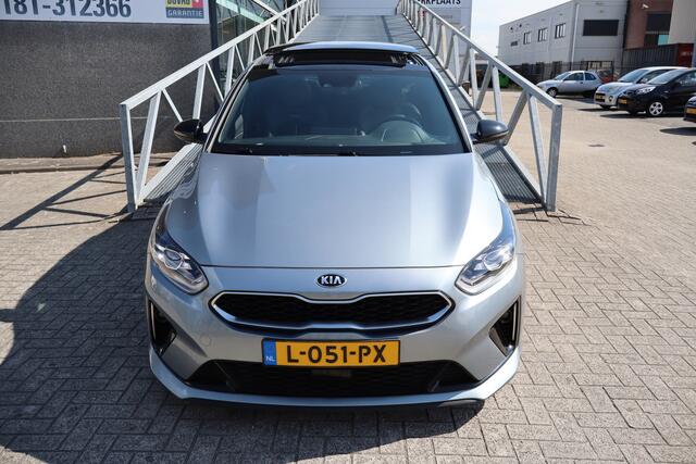 KIA PRO CEE D ProCeed 1.5 T-GDI GT-PlusLine Panoramadak! Apple carplay/Stuurverwarming/Stoelverwarming voor en achter/Elektrische stoel met geheugen/Achteruitrijcamera/Keyless/Lane assist/Dodehoek assistent/JBL Audio/Climate control