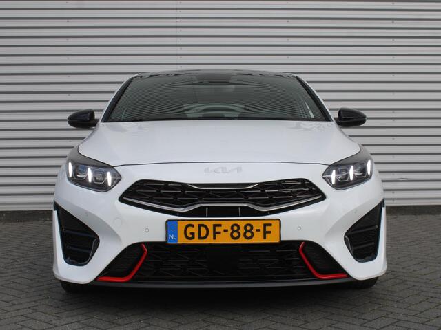KIA PRO CEE D ProCeed 1.6 T-GDI GT | 204PK! | Stuur-/stoelverwarming | Schuifdak | Camera | Stoelgeheugen | LED | Dodehoek detectie | Zeer nette auto | 1e eigenaar |