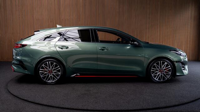 KIA PRO CEE D ProCeed 1.6 T-GDi GT 204pk Leer Camera Memory seats Navi PDC ACC Stuur- & stoelverwarming (voor & achter) Elektr. bedienbare achterklep Climate C. Cruise C. Keyless Entry & Go LM velgen Comfort-pakket BTW auto!