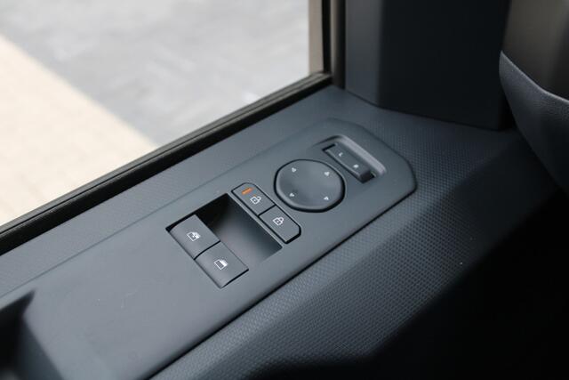 KIA PV5 L2H1 Essential 71.2 kWh 164pk - Stoel/Stuurverwarming - Keyless - V2L Camera - ACC met stuurhulp - Rijklaar