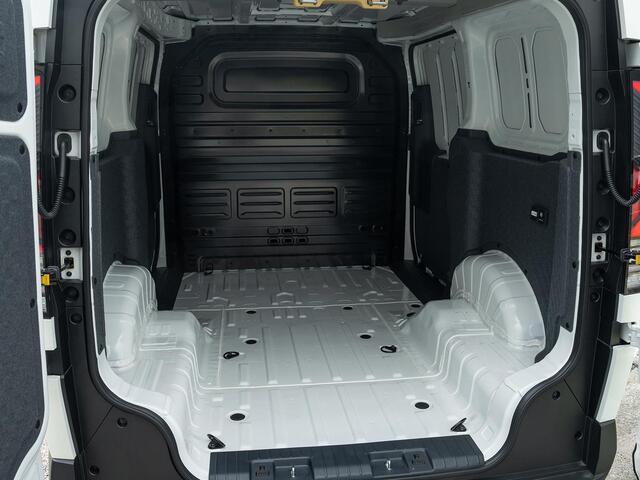 KIA PV5 L2H1 Plus 51.5 kWh | Nieuw | Schuifdeur L+R | Actieradius tot 297 km (WLTP) | Tijdelijk ¤ 2.500 aan accessoires naar keuze bij aanschaf of 2,99% financiering | Uit voorraad leverbaar |