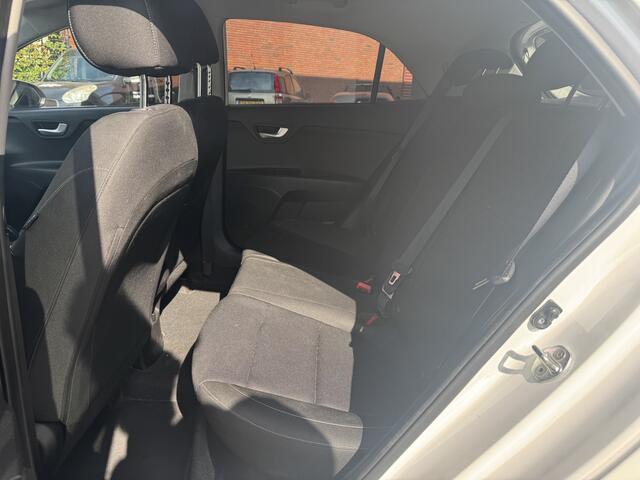 KIA RIO 1.0 TGDI DynamicLine // NAVI // CAMERA // TREKHAAK // CLIMA // CRUISE // APPLE CARPLAY / ANDROID AUTO //