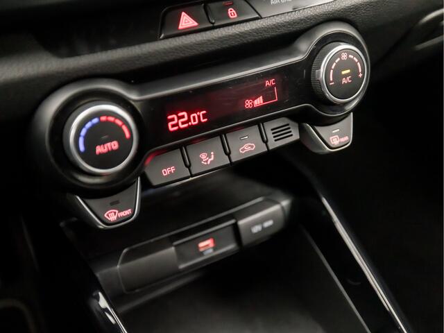 KIA RIO 1.0 T-GDi MHEV DynamicLine (APPLE CARPLAY, NAVIGATIE, CAMERA, KEYLESS, SPORTSTOELEN, LED KOPLAMPEN, GETINT GLAS, NIEUWE APK, NIEUWSTAAT)