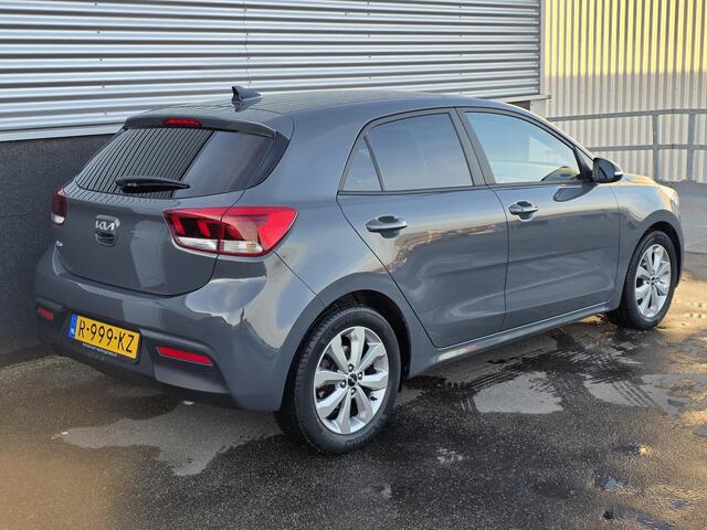 KIA RIO 1.0 T-GDi MHEV DynamicPlusLine Navigatie, Climate control, Cruise control, Privacy glass, LMV, Smart Key, Parkeersensoren achter,