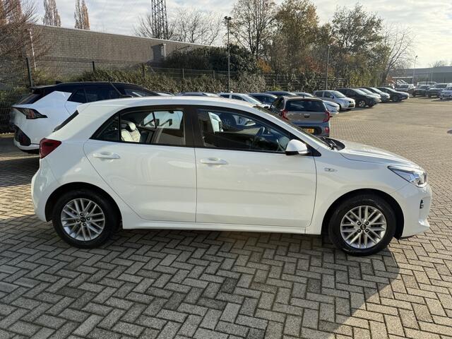 KIA RIO 1.0 TGDI Design Edition + Trekhaak * LAGE KM STAND *