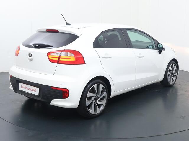 KIA RIO 1.2 CVVT ExecutiveLine Navigatiesysteem | 17"LM velgen | Stoel- en stuurverwarming | Climatronic |