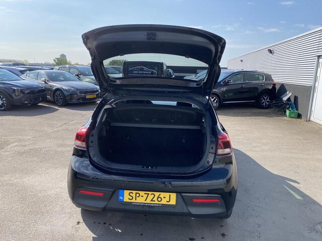 KIA RIO 1.0 TGDI DynamicLine NL-auto, boekjes compleet, cruise control, parkeersensoren achter, navigatie, Apple CarPlay/Android Auto, achteruitrij camera