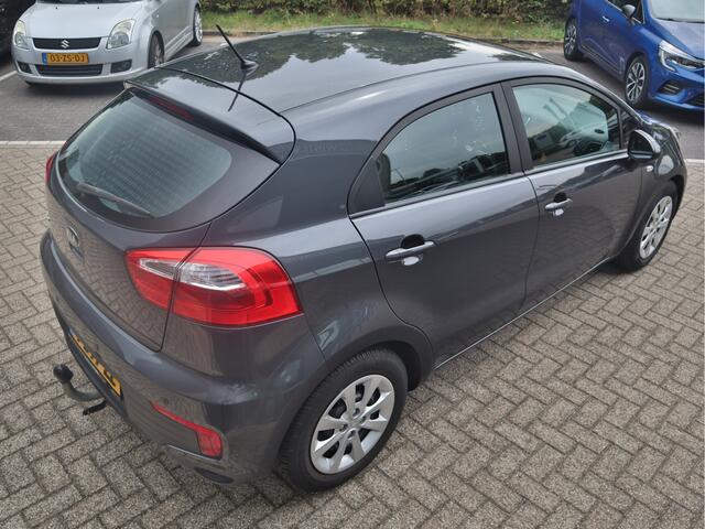 KIA RIO 1.2 CVVT ComfortLine | Airco | Radio-cd/mp3 speler | Trekhaak | Tot 10jr. Kia-Garantie |