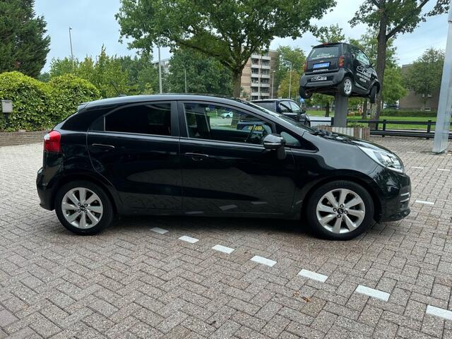 KIA RIO 1.2 CVVT Dynamic Line Navi Camera Telefoon Cruise