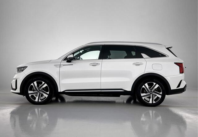 KIA SORENTO 1.6 T-GDI Plug-in Hybrid 4WD ExecutiveLine 7p. Op afspraak beschikbaar, interesse in deze mooie auto? Neem vooraf contact op met Kia Breda!