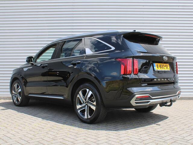 KIA SORENTO 1.6 T-GDI Plug-in Hybrid 4WD DynamicPlusLine 7p. | Navi | 19" LM | Trekhaak | 7 zitter | Bose audio | Camera | PDC | Cruise |
