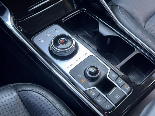 KIA SORENTO 1.6 T-GDI AUT6 Plug-in Hybrid 4WD DynamicPlusLine 7Prs. PANODAK LEDER NAVI CAMERA APPLE-CARPLAY LED LMV PDC