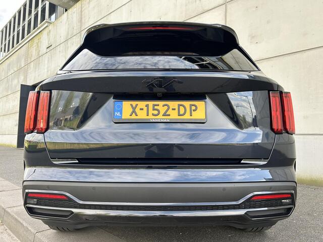 KIA SORENTO 1.6 T-GDI Plug-in Hybrid 4WD ExecutiveLine Automaat | Elektrische Trekhaak | 7 Persoons | Panoramadak | BOSE | Leder | HUD | 360 Camera | Navi | 19" Velgen | Stoelkoeling | Key-Less | BSD | Clima | Stuur-/Stoelverwarming | PDC | Cruise | LED |