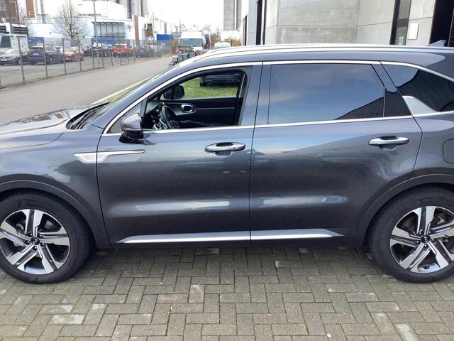 KIA SORENTO 1.6 T-GDI Plug-in Hybrid 4WD ExecutiveLine 7p. | zuid | Afneembare trekhaak | Panoramadak | Stoelverwarming