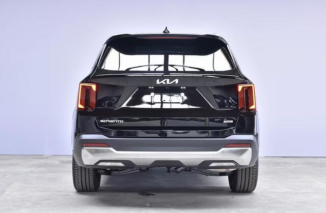 KIA SORENTO 1.6 T-GDi Plug-in Hybrid 4WD ExecutiveLine 7p. Uit voorraad Leverbaar vanaf April 2026 ! Gloednieuwe auto !