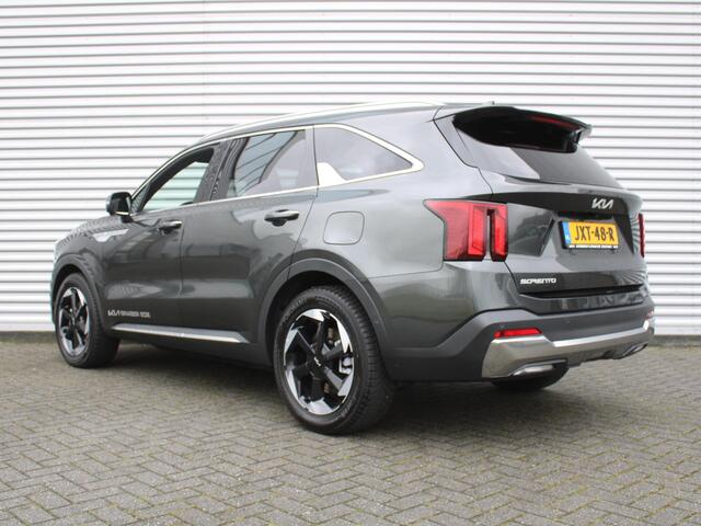KIA SORENTO 1.6 T-GDi Plug-in Hybrid 4WD ExecutiveLine 7p. | Stuur-/stoelverwarming + ventilatie | Schuifdak | Leer | 360 Camera | Elek. stoelverst. | HUD | LED | 19" LM |