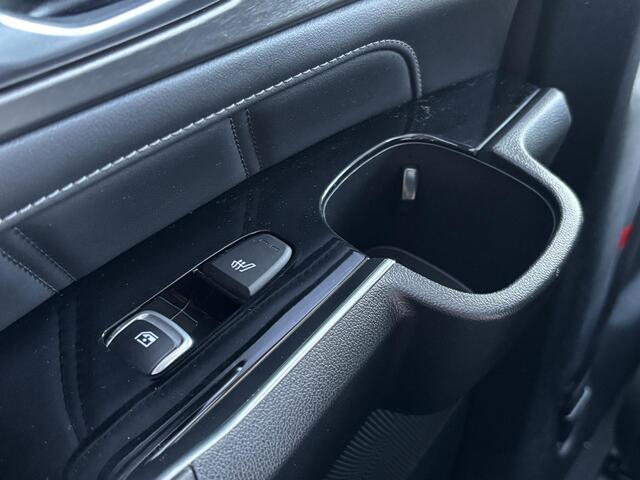 KIA SORENTO 1.6 T-GDI Plug-in Hybrid 4WD ExecutiveLine 5p. Aut / Fabrieksgarantie tot 12-2029 / Dealer onderhouden / EAER 61 km stad 69km / 1.500 kg trekgewicht / Leder / Navigatie / Adapt. CC / BOSE / Rondom Zicht Camera / Apple Carplay/Android / elektr. Achterklep