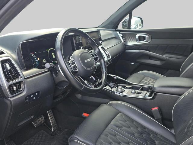 KIA SORENTO 1.6 T-GDI Plug-in Hybrid 4WD ExecutiveLine 7p. | Automaat | Stoelverwarming/Koeling | 360 Camera | Volleder | Trekhaak | Pano | Bose |