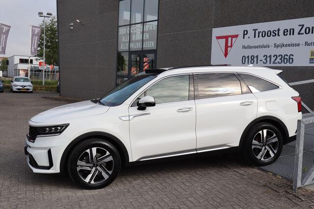 KIA SORENTO 1.6 T-GDI Plug-in Hybrid 4WD DynamicPlusLine 7 persoons! Panoramadak/Trekhaak/Apple carplay/Stoelverwarming voor en achter/Stuurverwarming/Bose audio/Adaptieve cruise control/Achteruitrijcamera/Lane assist/Elektrisch verstelbare voorstoelen/Full option! 2