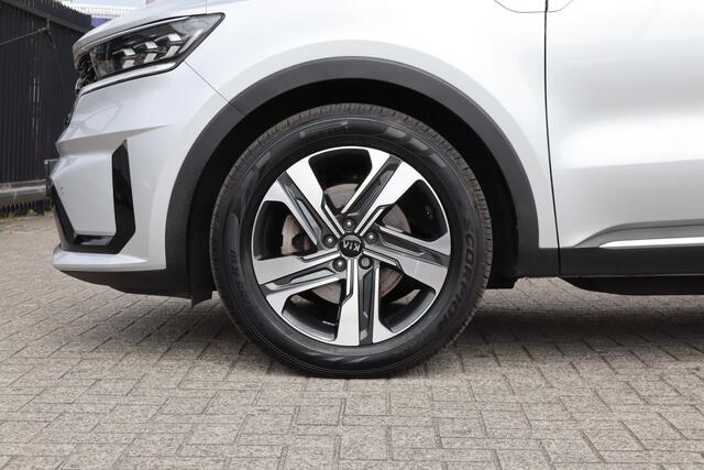 KIA SORENTO 1.6 T-GDI Plug-in Hybrid 4WD ExecutiveLine 7p. NL auto/1e eigenaar/Dealeronderhouden/Panoramadak/Apple carplay/Stoelventilatie/Stoelverwarming voor en achter/Lane assist/360 graden camera/Bose audio/Elektrische bestuurders stoel met geheugen/19 inch LM