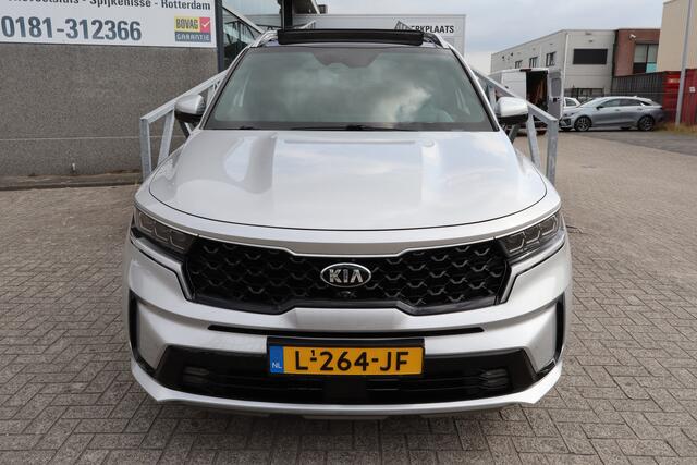 KIA SORENTO 1.6 T-GDI Plug-in Hybrid 4WD ExecutiveLine 7p. NL auto/1e eigenaar/Dealeronderhouden/Panoramadak/Apple carplay/Stoelventilatie/Stoelverwarming voor en achter/Lane assist/360 graden camera/Bose audio/Elektrische bestuurders stoel met geheugen/19 inch LM