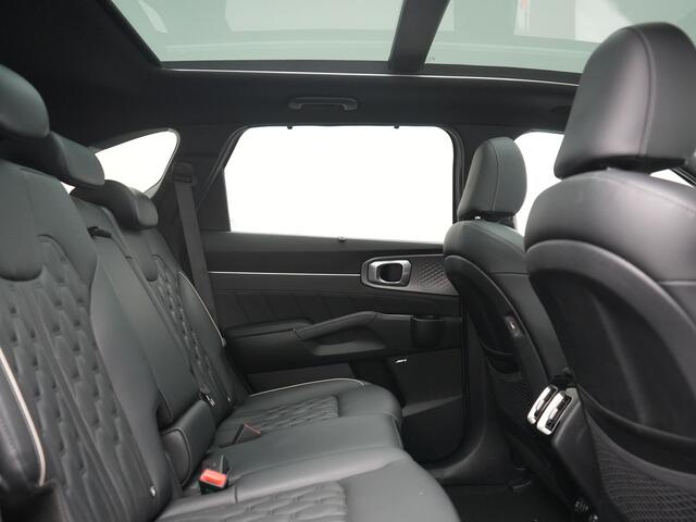 KIA SORENTO 1.6 T-GDI 4WD ExecutiveLine PHEV 265pk Dealer O.H | Trekhaak Afn. | Panodak | Head Up | Adaptive Cruise | 360 Camera | Bose Audio | Lederen Sportstoelen Memory & Ventilatie | Stoelen & Stuur Verwarmd | Blis | Keyless | Apple Carplay | Plug In Hybrid |