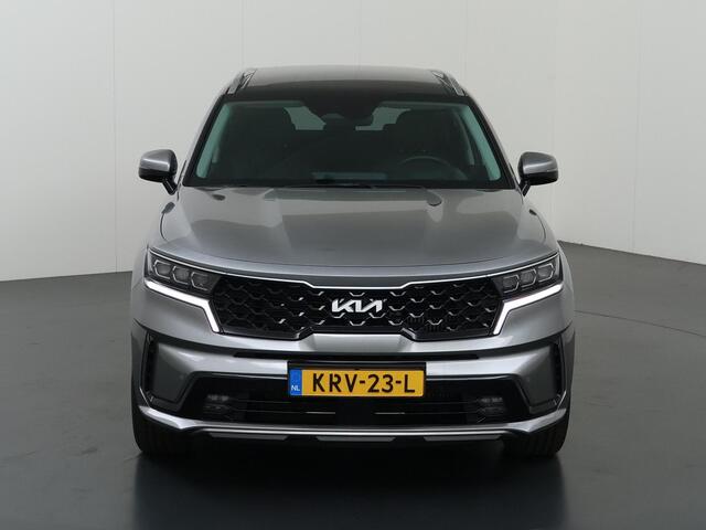 KIA SORENTO 1.6 T-GDI Plug-in Hybrid 4WD ExecutiveLine 7p. | SOH 98% | Panoramadak | Lederen Interieur | Ele.verstelbare stoelen + Geheugen | Navigatie | Camera | DAB | Apple CarPlay/ Android Auto | Stoelverwarming + koeling | Adaptieve Cruise Control | Ele. kofferdeksel |