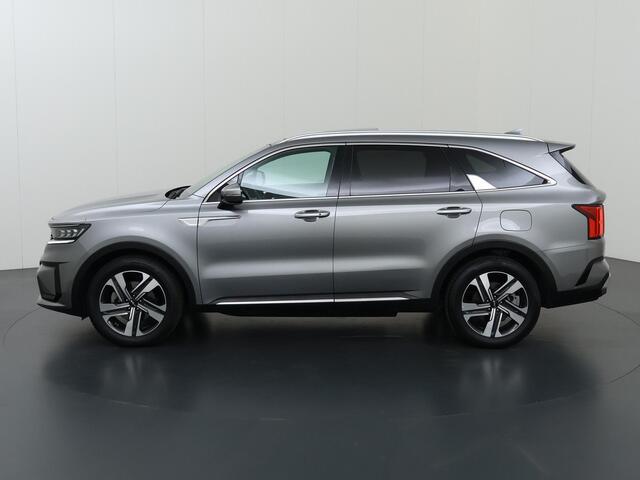 KIA SORENTO 1.6 T-GDI Plug-in Hybrid 4WD ExecutiveLine 7p. | SOH 98% | Panoramadak | Lederen Interieur | Ele.verstelbare stoelen + Geheugen | Navigatie | Camera | DAB | Apple CarPlay/ Android Auto | Stoelverwarming + koeling | Adaptieve Cruise Control | Ele. kofferdeksel |