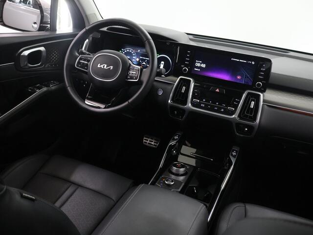 KIA SORENTO 1.6 T-GDI Plug-in Hybrid 4WD ExecutiveLine 7p. | SOH 98% | Panoramadak | Lederen Interieur | Ele.verstelbare stoelen + Geheugen | Navigatie | Camera | DAB | Apple CarPlay/ Android Auto | Stoelverwarming + koeling | Adaptieve Cruise Control | Ele. kofferdeksel |