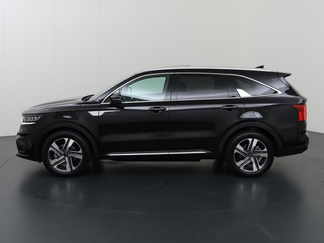 KIA SORENTO 1.6 T-GDI Plug-in Hybrid 4WD ExecutiveLine 7p. | Panoramadak | Lederen Interieur | Ele. verstelbare stoelen + Geheugen | Navigatie | Camera | DAB | Apple CarPlay/Android Auto | Stoelverwarming/Koeling | Adaptieve Cruise Control | Ele. kofferdeksel |