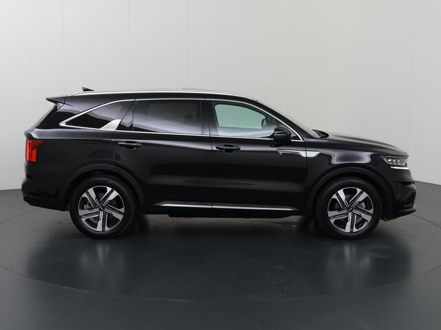 KIA SORENTO 1.6 T-GDI Plug-in Hybrid 4WD ExecutiveLine 7p. | Panoramadak | Lederen Interieur | Ele. verstelbare stoelen + Geheugen | Navigatie | Camera | DAB | Apple CarPlay/Android Auto | Stoelverwarming/Koeling | Adaptieve Cruise Control | Ele. kofferdeksel |