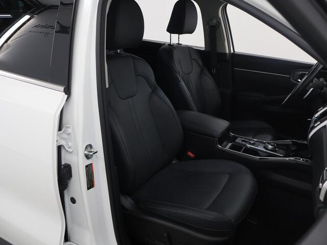 KIA SORENTO 1.6 T-GDI Plug-in Hybrid 4WD DynamicPlusLine 7p. | Navigatie | Lederen Interieur | Stoelverwarming voor + achter | 360 Camera | DAB | Apple CarPlay/Android Auto | Stuurverwarming | Adaptieve Cruise Control | Ele.kofferdeksel | BLIS | Bose Audio | Trekhaak |