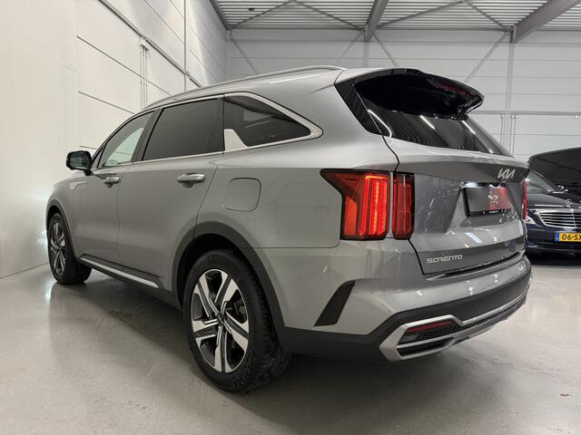 KIA SORENTO 1.6 T-GDI Plug-in Hybrid 4WD ExecutiveLine 46DKM/PANO/VOL-LEER/360CAMERA/BOSE/LED/ACC/DRIVE MODE/VIRTUAL/SFEER/KEYLESS/NIVEAUREGELING/19"/PRIVACY/STAHLGRAU-METALLIC/NET OH BEURT GEHAD BIJ KIA DEALER/FABRIEKS-GARANTIE T/M 2030