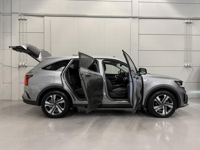 KIA SORENTO 1.6 T-GDI Plug-in Hybrid 4WD ExecutiveLine 46DKM/PANO/VOL-LEER/360CAMERA/BOSE/LED/ACC/DRIVE MODE/VIRTUAL/SFEER/KEYLESS/NIVEAUREGELING/19"/PRIVACY/STAHLGRAU-METALLIC/NET OH BEURT GEHAD BIJ KIA DEALER/FABRIEKS-GARANTIE T/M 2030