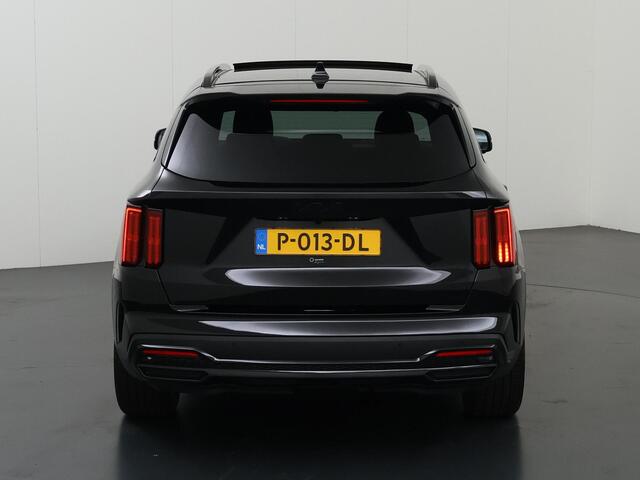 KIA SORENTO 1.6 T-GDI Plug-in Hybrid 4WD ExecutiveLine 7p. | Black Pack | Trekhaak Afneembaar | Panoramaschuifdak | 360 Camera | Stoelventilatie | Head-up display | Keyless | Dodehoekcamera | Bose Premium Sound |