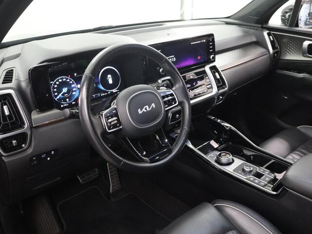 KIA SORENTO 1.6 T-GDI Plug-in Hybrid 4WD ExecutiveLine 7p. | Black Pack | Trekhaak Afneembaar | Panoramaschuifdak | 360 Camera | Stoelventilatie | Head-up display | Keyless | Dodehoekcamera | Bose Premium Sound |